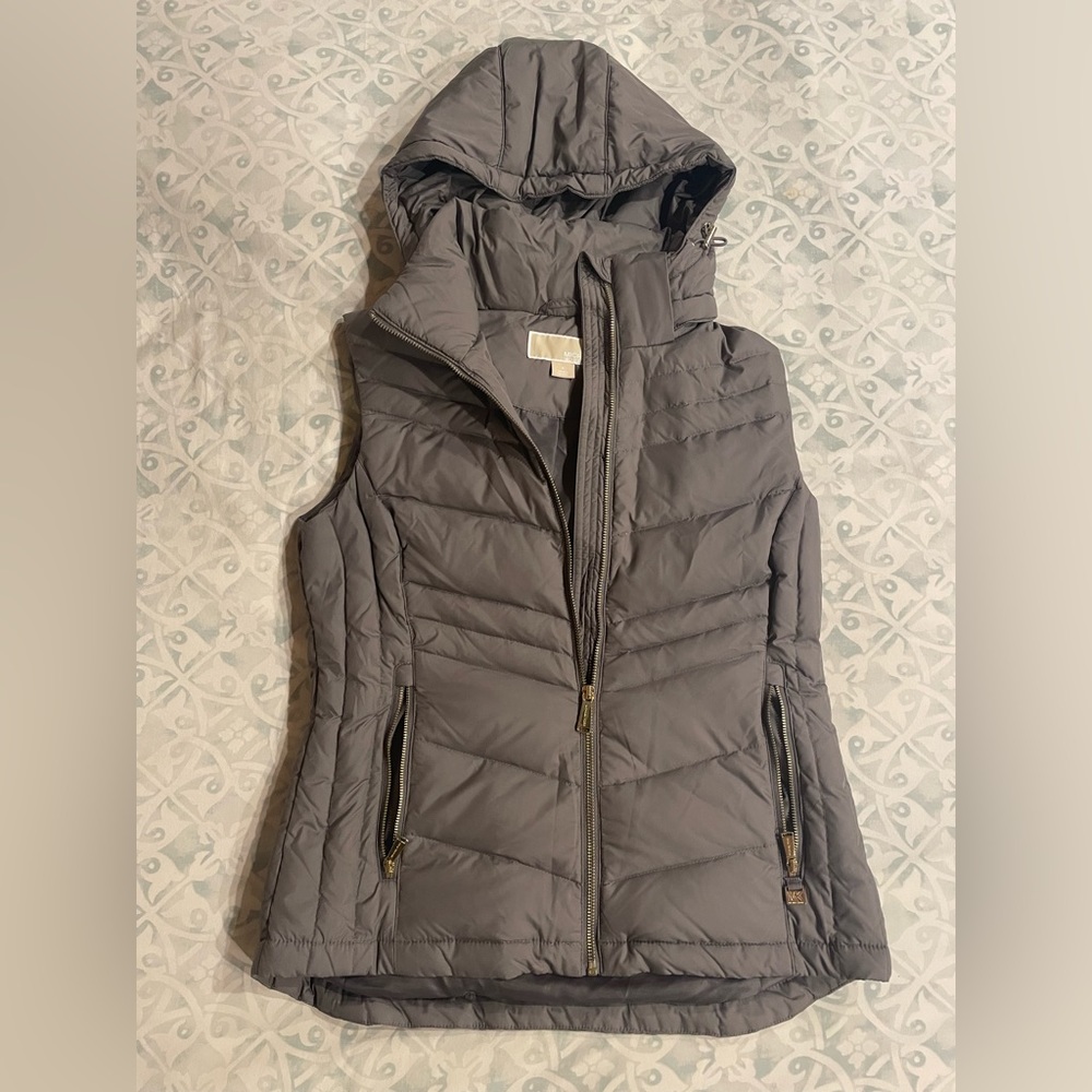 NWOT MICHAEL Michael Kors Womens Grey Puffer Vest Down w/ Detachable Hood Medium